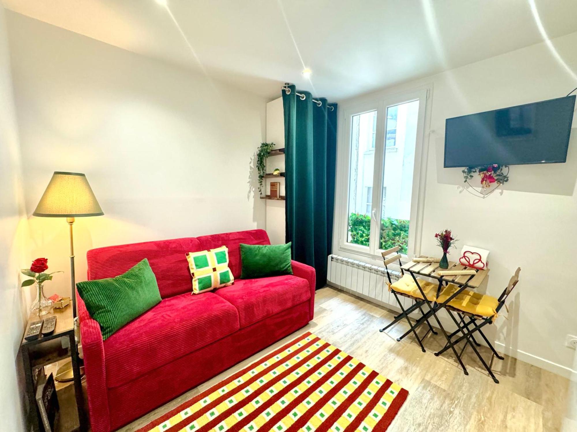 Amelie Poulain Studio In Heart Of Montmartre Paris Exterior photo
